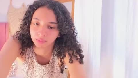 violet__15 online show from February 23, 1:21 pm
