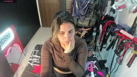 Snapshot of violet_bdsmx chatting on October 14, 8:33 pm Kim online show from October 14, 8:33 pm