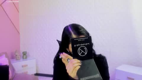     online show from February 16, 9:25 pm