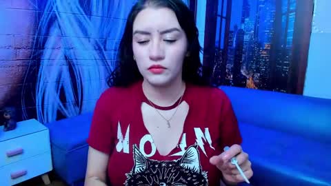 Snapshot of violeta_diazz chatting on March 1, 8:10 pm online show from March 1, 8:10 pm