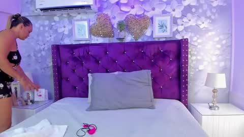 Snapshot of violeta_medina chatting on September 17, 10:46 am violeta_medina online show from September 17, 10:46 am