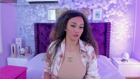 Snapshot of violeta_medina chatting on January 25, 2:58 am violeta_medina online show from January 25, 2:58 am