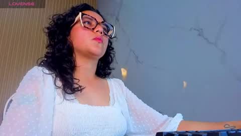 violeta_moon_tx online show from May 1, 8:23 pm