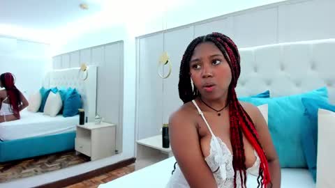 Snapshot of violeta_ruiz_ chatting on March 4, 9:32 pm violeta_ruiz_ online show from March 4, 9:32 pm