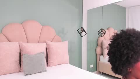 Snapshot of violeta_ruiz_ chatting on February 16, 2:33 am violeta_ruiz_ online show from February 16, 2:33 am