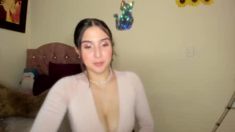 Snapshot of violetalee chatting on October 4, 5:35 am Jimena online show from October 4, 5:35 am