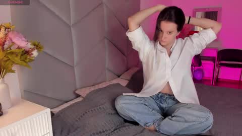 Violet online show from October 9, 10:30 am