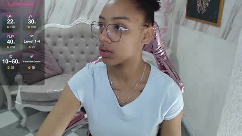 violeth_b online show from December 30, 12:31 pm