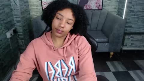 violeth_b online show from September 10, 1:44 pm