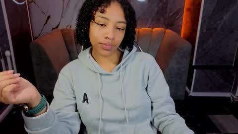 violeth_b online show from December 21, 1:59 pm