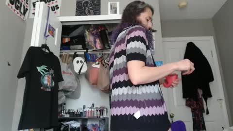 Violet Hooper online show from September 19, 3:22 pm