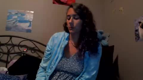 Violet Hooper online show from June 6, 3:46 am