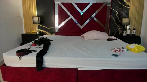 Violet Rose online show from December 18, 10:14 pm