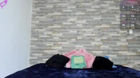 Snapshot of violett__golden chatting on October 15, 10:18 am ViolettGolden online show from October 15, 10:18 am