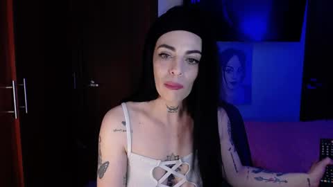 violett  Independent model online show from December 2, 4:36 am