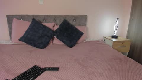 violetta independent model online show from November 29, 7:34 am