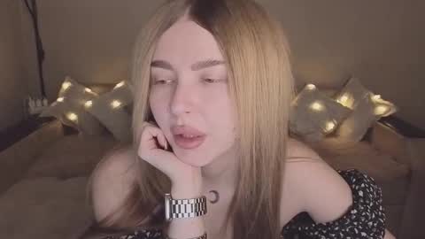 ViolettaOtis online show from November 10, 12:22 pm