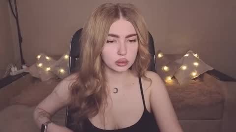 ViolettaOtis online show from January 12, 12:32 pm