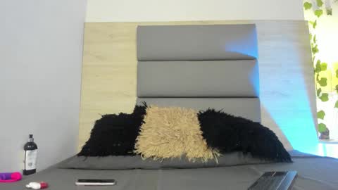 ViolettaRoux online show from April 25, 1:41 pm