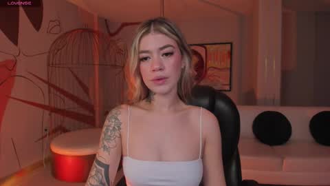 Violett  online show from November 22, 11:46 am