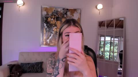 Violett  online show from December 22, 8:23 pm