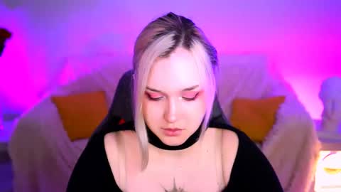 Violett online show from May 26, 8:13 am
