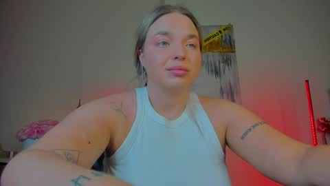 Snapshot of viollasinzz chatting on January 8, 10:04 am Violla online show from January 8, 10:04 am
