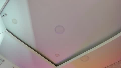 VIOLLET online show from February 16, 7:36 pm