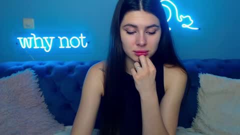 viollinalv online show from November 29, 7:01 am