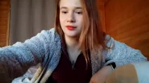 Snapshot of virgiehackney chatting on October 6, 12:44 pm Mia online show from October 6, 12:44 pm