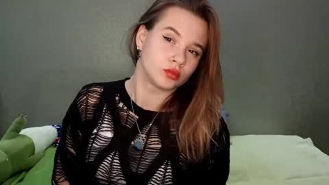 Snapshot of virgiehackney chatting on October 18, 11:13 am Mia online show from October 18, 11:13 am