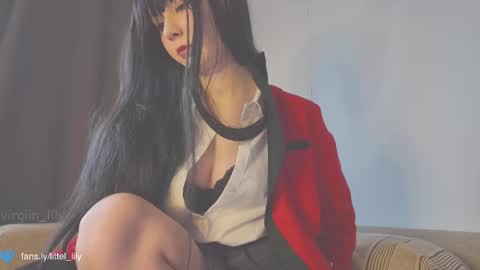 Snapshot of virgiin_lily chatting on February 10, 11:25 am  Lily  online show from February 10, 11:25 am