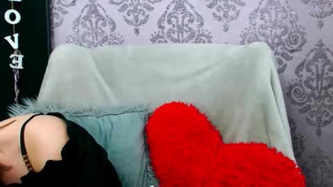 Snapshot of virgiluna chatting on September 17, 7:45 pm VirginLuna online show from September 17, 7:45 pm