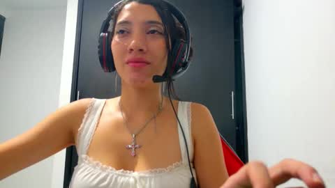 Snapshot of virtual_nymphx chatting on October 18, 6:38 am your virtual girlfriend online show from October 18, 6:38 am