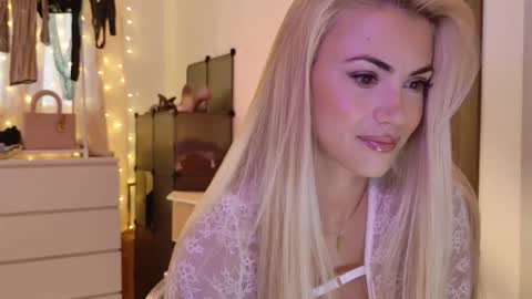 Vivian is here online show from September 23, 5:49 am