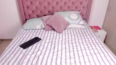 vivi cooper online show from February 14, 9:43 pm