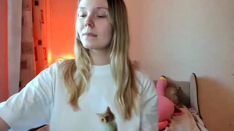 vivian_alison online show from February 26, 2:05 pm