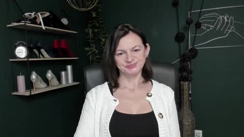 Vivian online show from October 15, 6:49 am