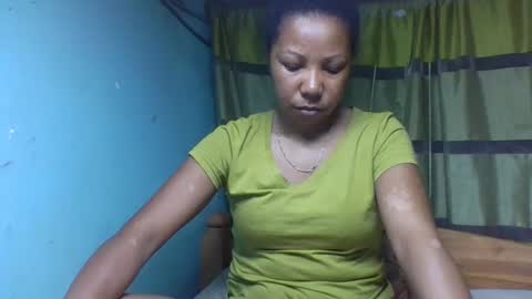 viviane0812 online show from December 4, 8:49 am