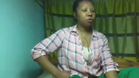 Snapshot of viviane0812 chatting on October 2, 4:23 pm viviane0812 online show from October 2, 4:23 pm