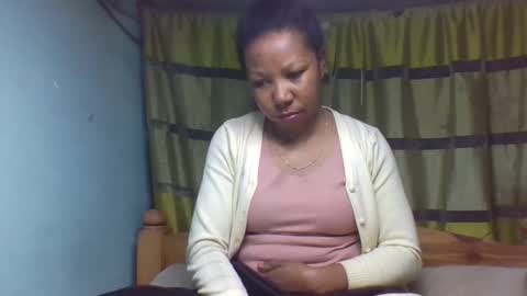 Snapshot of viviane0812 chatting on September 24, 1:04 am viviane0812 online show from September 24, 1:04 am