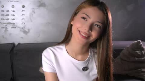 Naomi online show from May 18, 2:12 pm