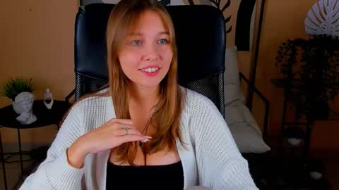 Snapshot of viviangutierrez chatting on October 16, 10:18 am viviangutierrez online show from October 16, 10:18 am