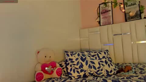 vivi online show from June 2, 6:09 pm