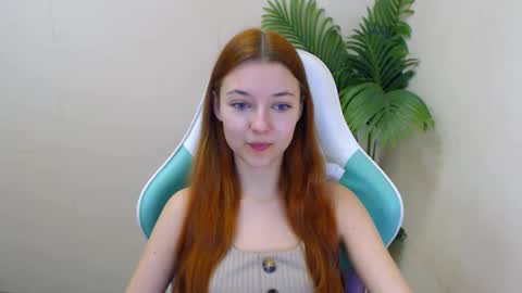 Snapshot of vivien_leight chatting on January 15, 7:44 pm Vivien online show from January 15, 7:44 pm