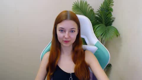 Snapshot of vivien_leight chatting on January 22, 4:44 am Vivien online show from January 22, 4:44 am