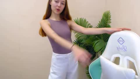 Snapshot of vivien_leight chatting on February 7, 6:34 pm Vivien online show from February 7, 6:34 pm