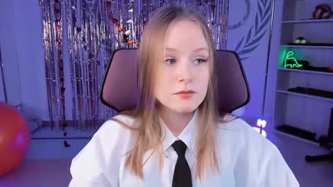 Vivien online show from March 8, 9:02 am