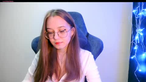 vivivivikkie online show from April 5, 8:52 pm