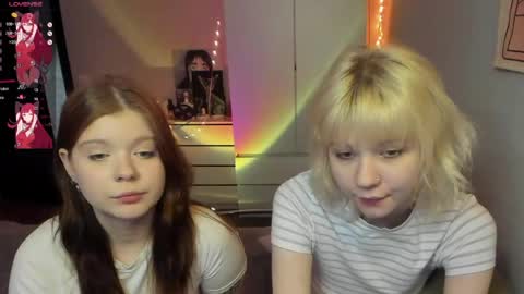 chatur babes Goldie and Scarlett online show from May 16, 12:13 am